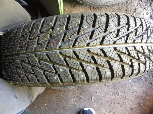 Резина зимняя.р 16.и р15