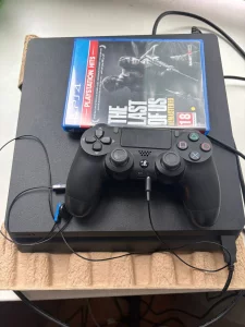 PlayStation 4 Slim (9.5 из 10)