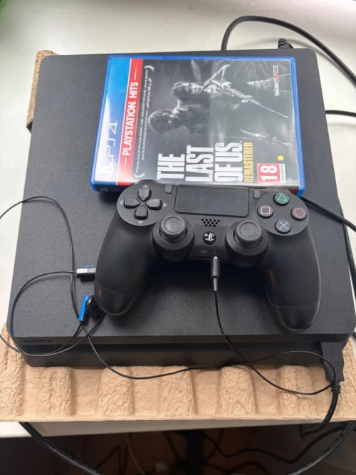 PlayStation 4 Slim (9.5 из 10)