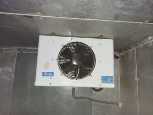 Испарители, ручки-завалы с дожимом, площадки под компрессор и конденса