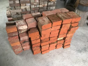 Половинки старинного кирпича Розенберг