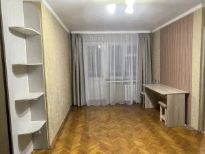1комнатную квартиру на длительный срок