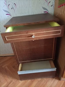 Тумбочки прикроватные