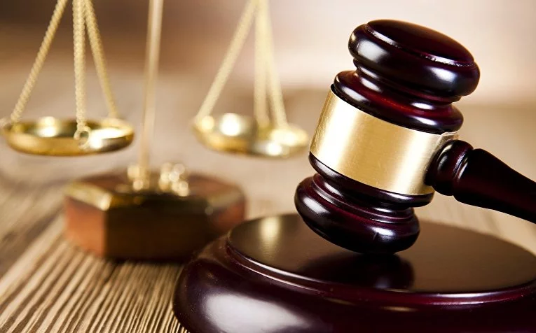 В Новогрудке женщину с ребенком почти выселили из квартиры, но апелляционный суд решил иначе