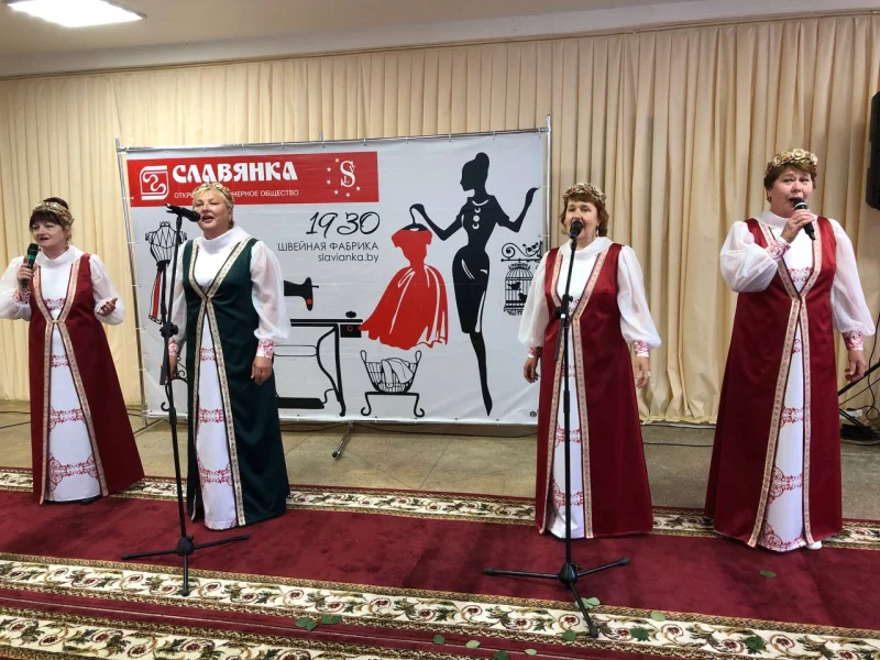 "Бобруйсктрикотаж" и "Славянка" встретили День работников легкой промышленности праздничными концертами