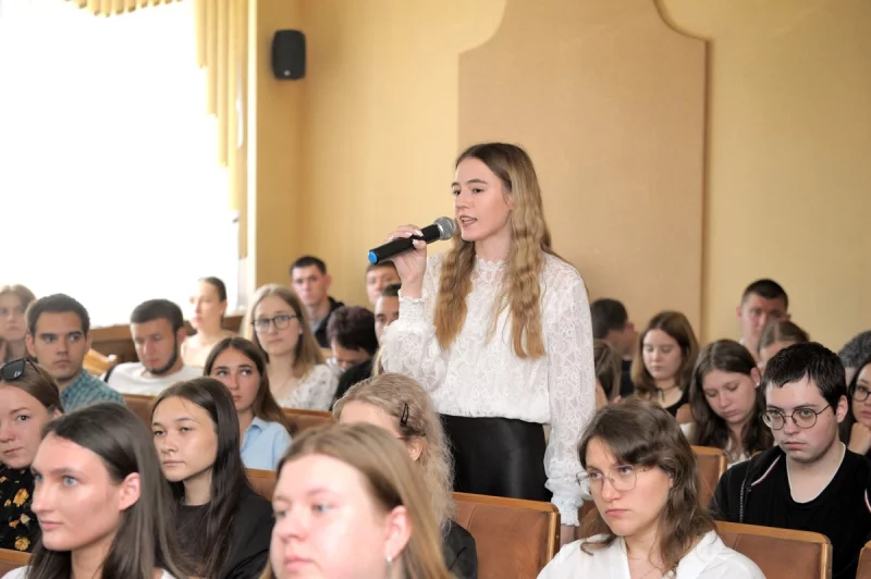 Состоялась встреча руководства Бобруйского района с молодыми специалистами