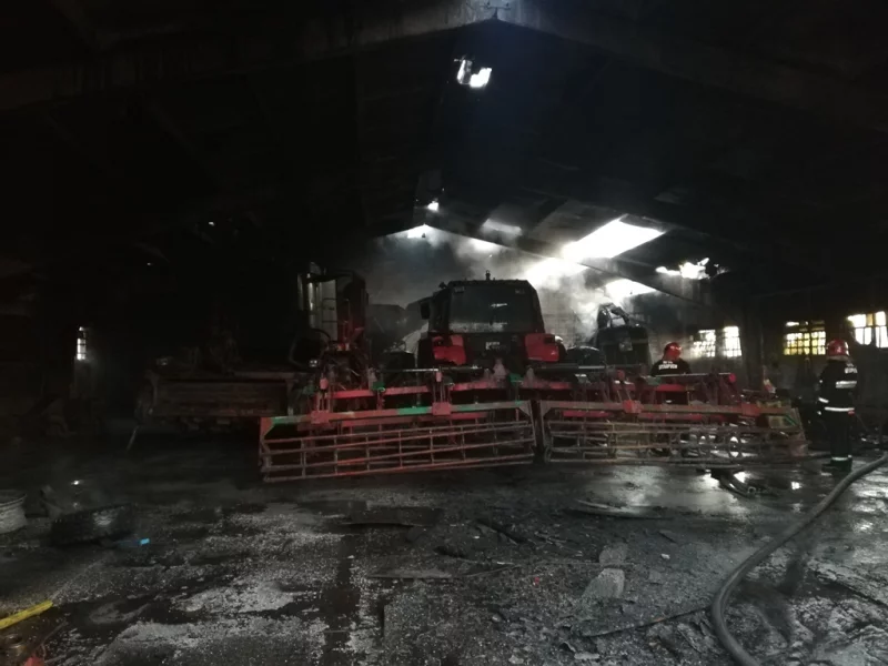 Пожар на ОАО "Невский-Агро": сгорели два комбайна