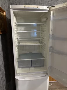 Холодильник INDESIT