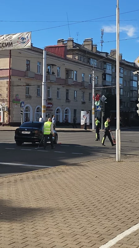 Минская перекрыта от Советской до Чонгарской, какое-то ДТП или следственные действия на перекрёстке Социалистической и Минской