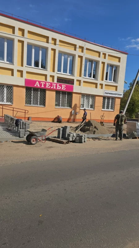 Благоустройство площадки перед общежитием