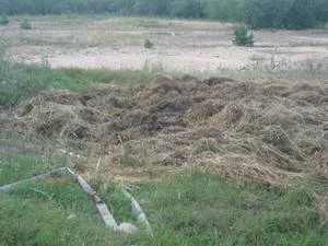 Горели баня, блок сараев и стог сена