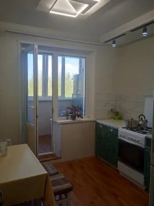 4-комн. квартира по ул. Ульяновской рядом с ТЦ Корона. 45000 у.е