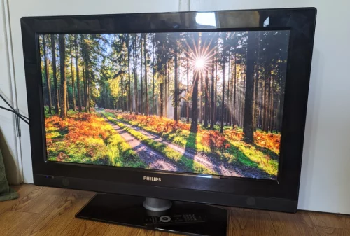ЖК телевизор PHILIPS