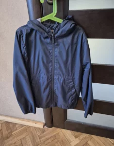 Ветровка фирмы LC WAIKIKI на рост 134-140 см