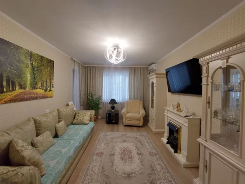 Двухкомнатная квартира на ул. Социалистическая, д. 155