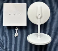 Зеркало с подсветкой Mary Kay