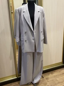 Костюм женский