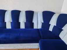 Продам мягкий уголок ( диван угловой и кресло)