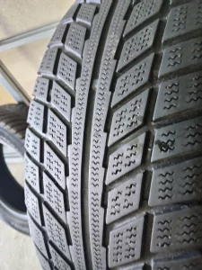 Шины зимние 215/65 R16