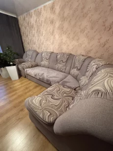 Угловой диван и кресло