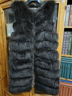 Продам шубку-безрукавку