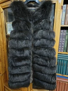 Продам шубку-безрукавку