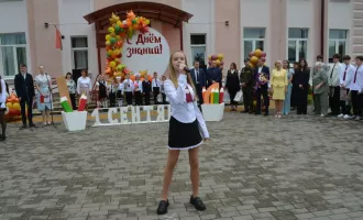 Торжественные линейки, подарки и напутствия гостей: в Бобруйском районе прошёл День знаний для 1078 учеников и 73 первоклассников