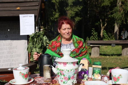 «Глушанский хуторок»: обряды, артисты, хендмейд. Репортаж BOBR.BY