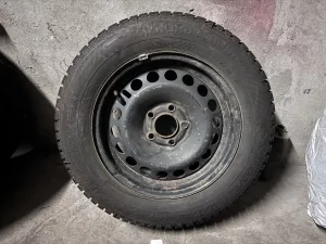 Зимние шипованные шины на дисках R15 195/65