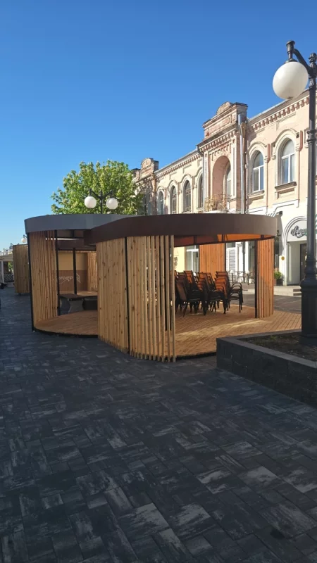 У Лакомки новая красивая терраса