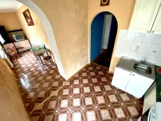 Сталинка в центре, 3-х комнатная квартира, 78 м², потолки – 3 метра