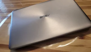 Ноутбук ASUS