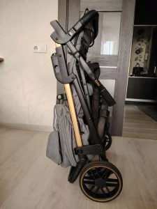 Коляска прогулочная