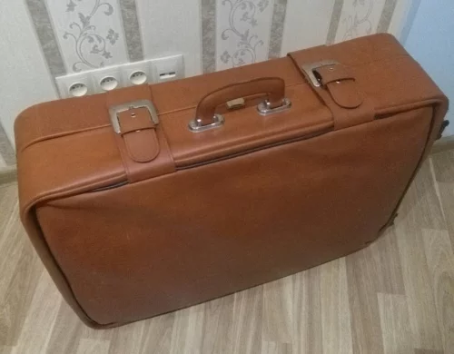 Большой чемодан (70х51х18) со съёмными колёсиками