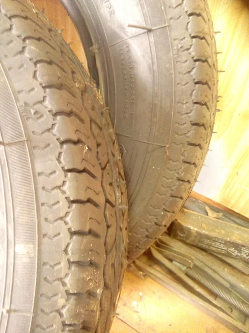 2-е новые покрышки.165/80 r14