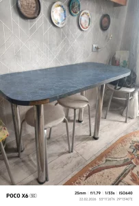 Стол кухонный