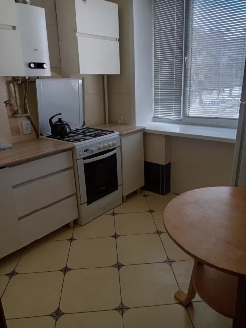 Двухкомнатная второй этаж