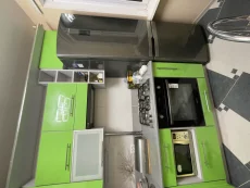 Кухня с бытовой техникой