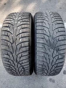 215/60/16 "Nokian" (2 шт.) - 35 р