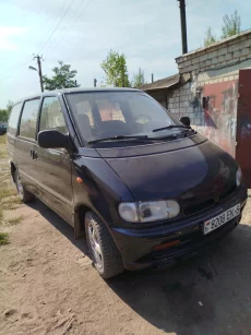 Ниссан Серена 2.0 бензин