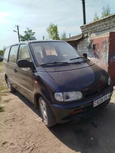 Ниссан Серена 2.0 бензин