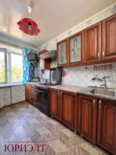 3-комнатная квартира по б-ру. Непокоренных, 31