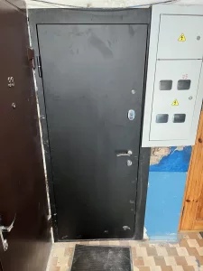 Установка, монтаж межкомнатных и входных дверей