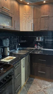 В Центре города 2-х комнатная квартира на длительный срок, месяц