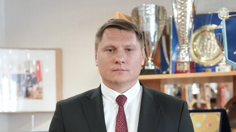 Исполняющий обязанности главы белорусского футбола снял свою кандидатуру на предстоящие выборы