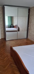 2 х комнатную квартиру на длительный срок