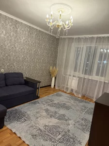 Трехкомнатная квартира на длительный срок