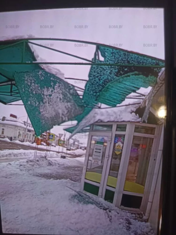 Ул Дзержинского, от 11.12.22 упала крыша 