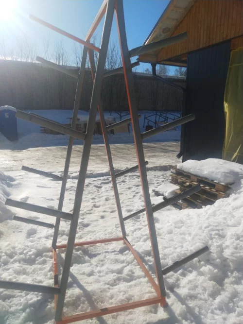 Металлическая конструкция для хранения автозапчастей, бамперов