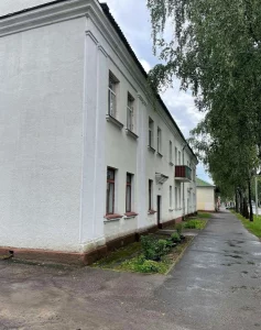 Недорогую квартиру в 1-2-этажном доме